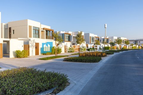 Townhouse in Abu Dhabi, UAE 4 bedrooms, 453.1 sq.m. № 686529 - photo 18