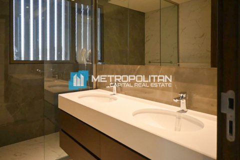 Townhouse in Abu Dhabi, UAE 4 bedrooms, 453.1 sq.m. № 686529 - photo 15