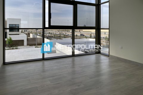 Townhouse in Abu Dhabi, UAE 4 bedrooms, 453.1 sq.m. № 686529 - photo 12