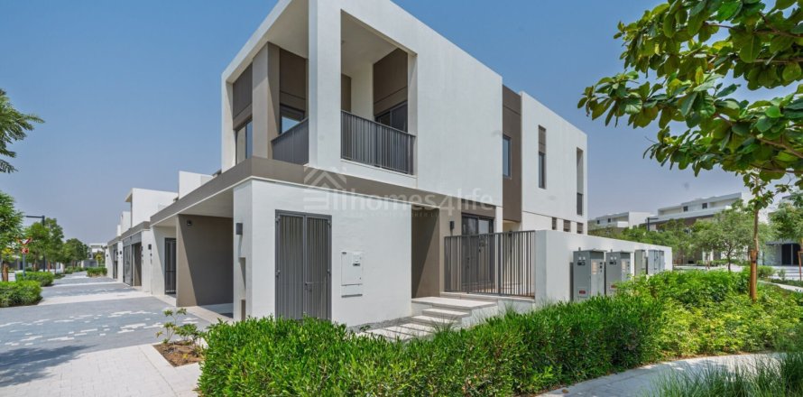 Townhouse în Tilal Al Ghaf, Dubai, EAU 4 dormitoare, 240 mp.  №735956