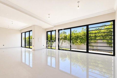 Vila u Dubai, UAE 6 spavaćih soba, 426.7 m2 Br. 766976 - fotografija 4