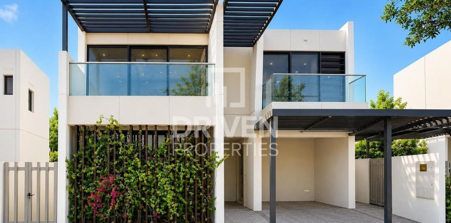 Vila u Dubai, UAE 426.7 m2, 6 spavaćih soba Br. 766976