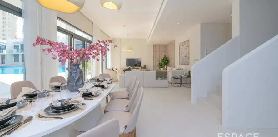 Adosado en Palm Jumeirah, Dubai, EAU 4 dormitorios, 303 m² № 661079