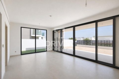 Villa zur Miete in Jebel Ali, Dubai, VAE 4 Schlafzimmer, 670.02 m2 Nr. 745325 - Foto 3