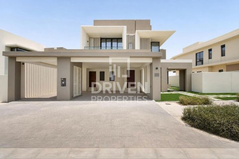 Vilă în Jebel Ali, Dubai, EAU 4 dormitoare, 670.02 mp.  №745325