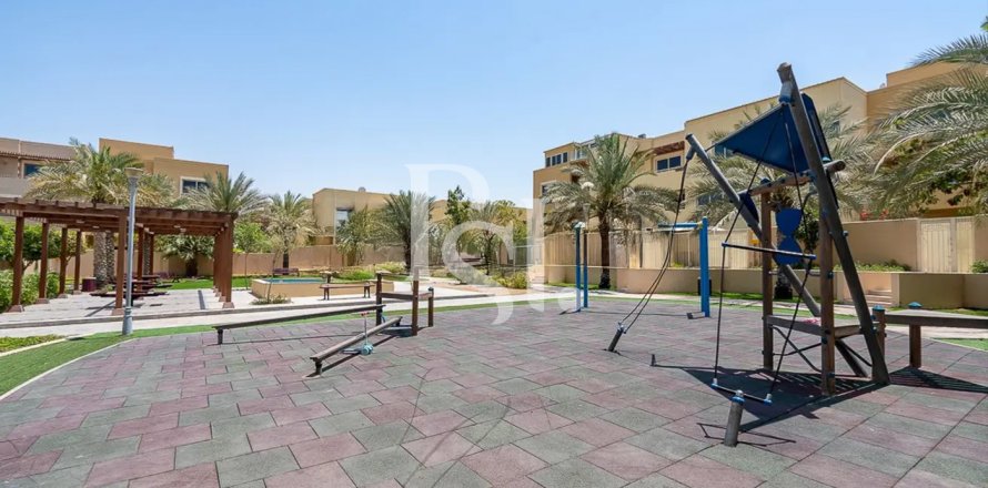 Вилла в Al Raha Gardens, Абу-Даби, ОАЭ 3 спальни, 324м2 № 717311