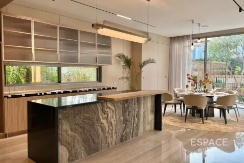 Jumeirah Islands, Dubai, UAE의 판매용 빌라 침실 5개, 526제곱미터 번호 661040 - 사진 8