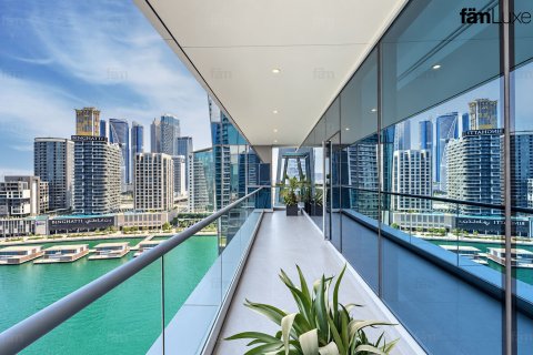 Apartment in Business Bay, Dubai, UAE 3 bedrooms, 240.8 sq.m. № 766492
