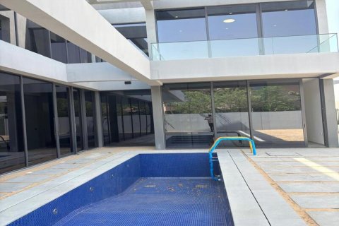 Müüa villa asukohaga Tilal City, Sharjah, AÜE: 4 magamistoaga, 443.13 m² Nr 637555 - pilt 2