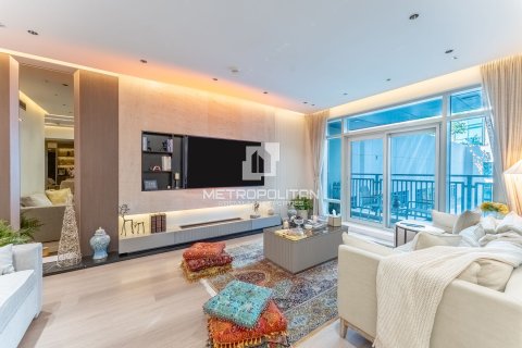 דירה למכירה ב Downtown Dubai (Downtown Burj Dubai), Dubai, איחוד האמירויות  2 חדרי שינה, 143 מ"ר, מספר 664150 - תמונה 2