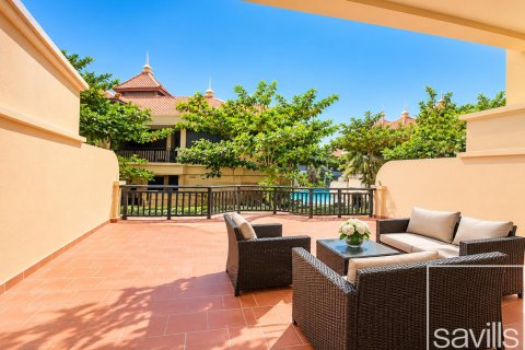 Apartment in Palm Jumeirah, Dubai, UAE 1 bedroom, 144.93 sq.m. № 766875