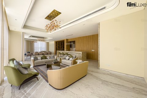 Vila u gradu Dubai, UAE 6 spavaće sobe, 778.1 m2 Br. 647723 - Slika 5