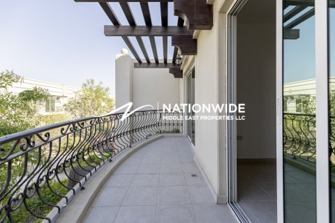 Villa in Abu Dhabi, VAE: 3 Schlafzimmer, 176 m2 Nr. 629935