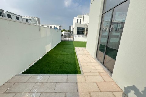 Radový dom v Al Furjan, Dubai, SAE 4 spálne, 336 m2 č. 722170 - Fotografia 1