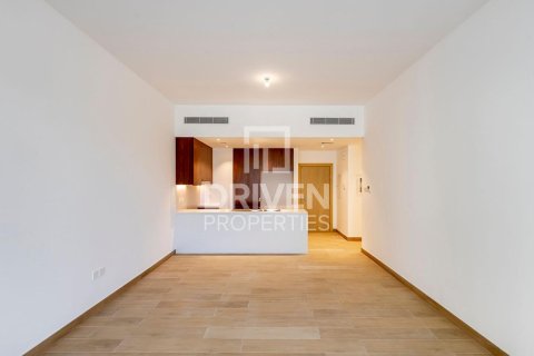 Apartment in Jumeirah, Dubai, UAE 2 bedrooms, 112.88 sq.m. № 761991 - photo 2