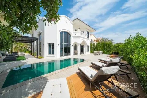 Villa i Palm Jumeirah, Dubai, UAE 4 soveværelser, 465 kvm № 738360