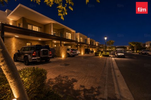 Villa itt: Dubai, EAE, 3 hálószoba, 159.2 m², azonosító: 738587