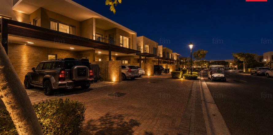 Villa itt: Dubai, EAE, 3 hálószoba, 159.2 m², azonosító: 738587