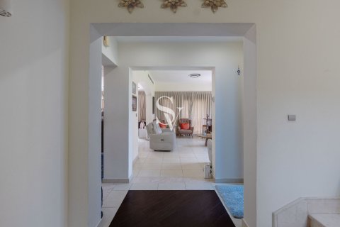 Villa sa Jumeirah Village Triangle, Dubai, UAE 2 silid-tulugan, 645 sq.m. № 736832 - larawan 5