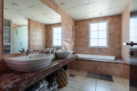 Villa sa Jumeirah Village Triangle, Dubai, UAE 2 silid-tulugan, 645 sq.m. № 736832 - larawan 17
