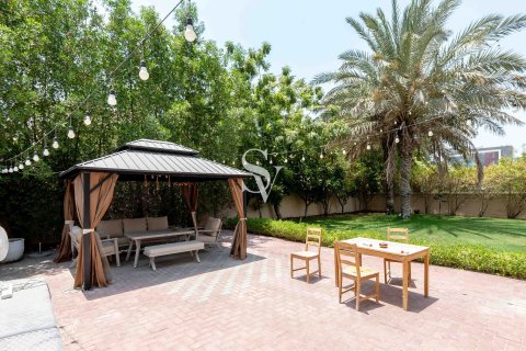Villa sa Jumeirah Village Triangle, Dubai, UAE 2 silid-tulugan, 645 sq.m. № 736832 - larawan 13