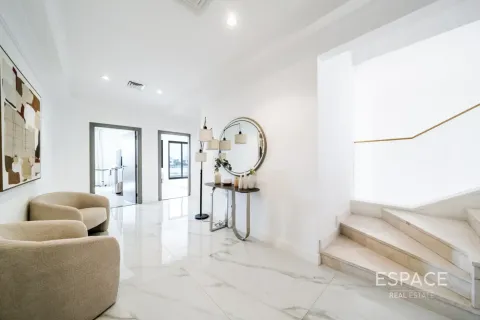 Vila u Palm Jumeirah, Dubai, UAE 6 spavaćih soba, 465 m2 Br. 738332 - fotografija 2