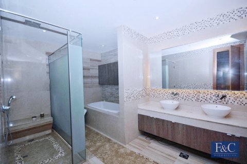 Villa te huur in Al Warqa'a, Dubai, VAE 7 slaapkamers, 1087 vr.m., nr 704723 - foto 16