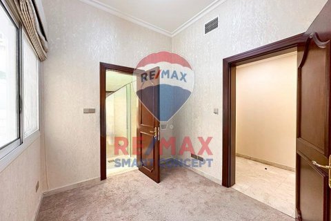 Vila di Airport Road, Abu Dhabi, UAE 4 bilik tidur, 474 meter persegi № 517436 - foto 13