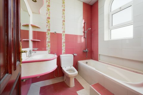 Vilă de închiriat în Al Barsha, Dubai, EAU 5 dormitoare, 349.97 mp.  №764303 - poză 10
