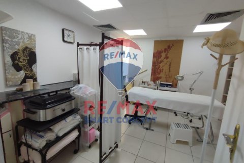 Toko di Al Khalidiya, Abu Dhabi, UEA 65 m2 nomor 515233 - foto 5