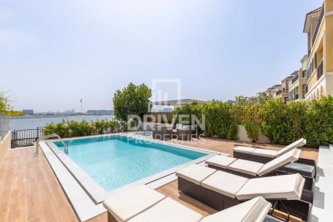 Villa te koop in Jumeirah, Dubai, VAE 4 slaapkamers, 450.21 vr.m., nr 761504 - foto 11