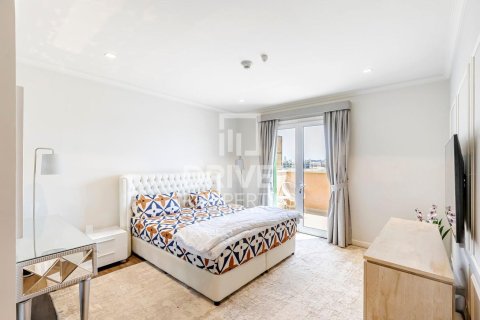 Villa te koop in Jumeirah, Dubai, VAE 4 slaapkamers, 450.21 vr.m., nr 761504 - foto 10