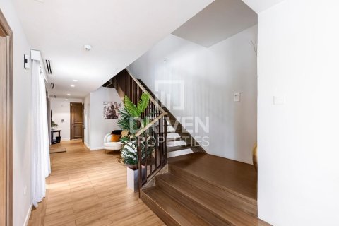 Villa te koop in Jumeirah, Dubai, VAE 4 slaapkamers, 450.21 vr.m., nr 761504 - foto 12