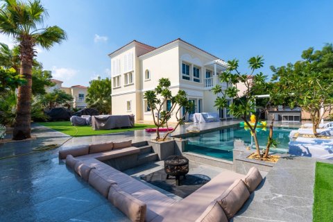 Villa in Jumeirah Village Triangle, Dubai, VAE: 3 Schlafzimmer, 674.29 m2 Nr. 750038