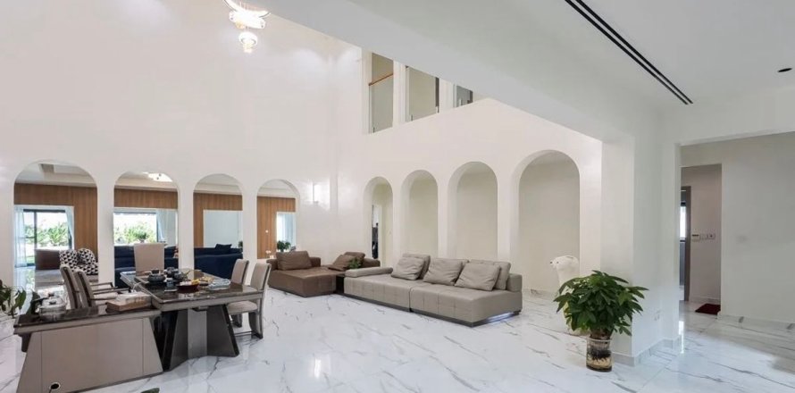 Villa i Dubai, UAE 8 soveværelser, 1333.4 kvm № 710834