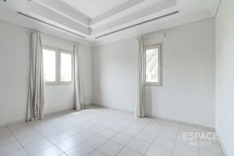 Vila di Meadows, Dubai, UAE 5 bilik tidur, 571 meter persegi № 738203 - foto 6