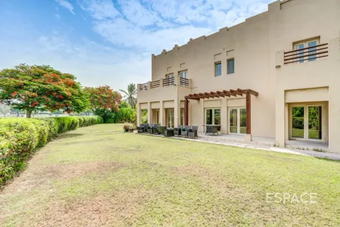 Βίλα σε Meadows, Dubai, ΗΑΕ 5 υπνοδωμάτια, 571 τ.μ. Αρ. 738203