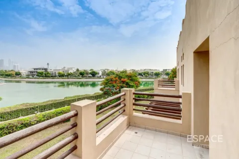Vila di Meadows, Dubai, UAE 5 bilik tidur, 571 meter persegi № 738203 - foto 18