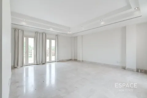 Vila di Meadows, Dubai, UAE 5 bilik tidur, 571 meter persegi № 738203 - foto 9