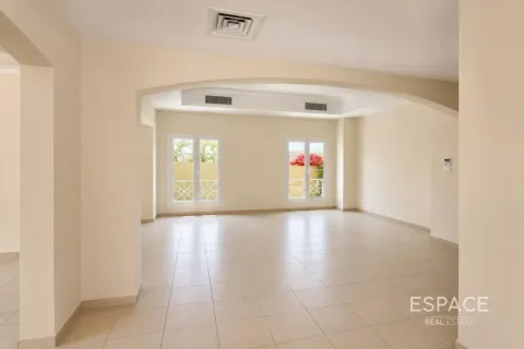 וילה להשכרה ב Meadows, Dubai, איחוד האמירויות  3 חדרי שינה, 320 מ"ר, מספר 738206 - תמונה 2