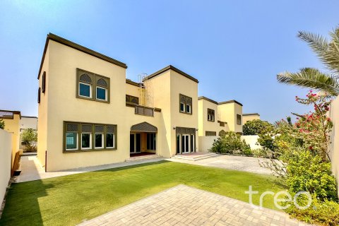 Villa in Jumeirah Park, Dubai, UAE 3 bedrooms, 284.56 sq.m. № 733540
