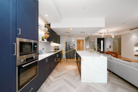 Villa in Motor City, Dubai, UAE 3 bedrooms, 240 sq.m. № 765851 - photo 6