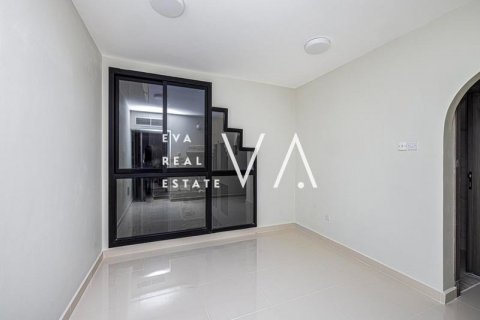 Radový dom v Mirdif, Dubai, SAE 4 spálne, 278.7 m2 č. 637661 - Fotografia 9
