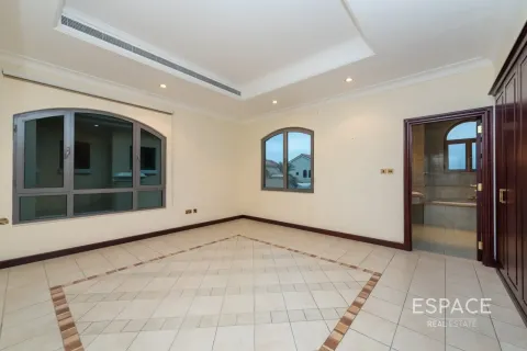 Villa sa Palm Jumeirah, Dubai, UAE 4 silid-tulugan, 465 sq.m. № 649483 - larawan 5
