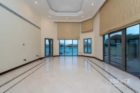 Villa sa Palm Jumeirah, Dubai, UAE 4 silid-tulugan, 465 sq.m. № 649483 - larawan 2