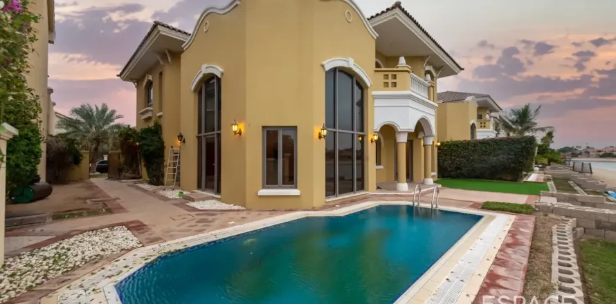 Villa sa Palm Jumeirah, Dubai, UAE 4 silid-tulugan, 465 sq.m. № 649483