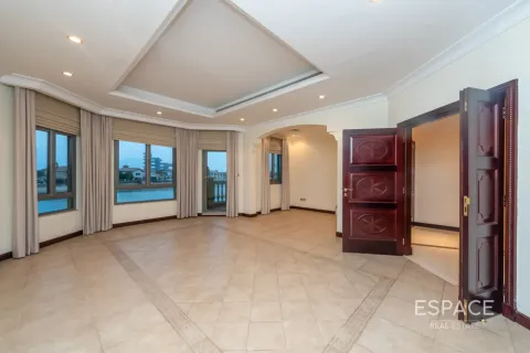 Villa sa Palm Jumeirah, Dubai, UAE 4 silid-tulugan, 465 sq.m. № 649483 - larawan 11