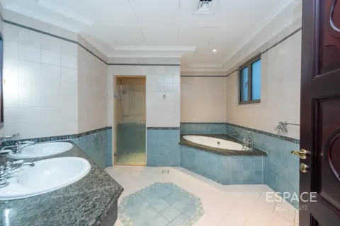 Villa sa Palm Jumeirah, Dubai, UAE 4 silid-tulugan, 465 sq.m. № 649483 - larawan 12