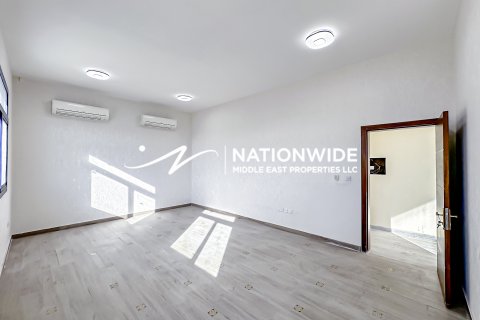Vila u gradu Abu Dhabi, UAE 5 spavaće sobe, 1058 m2 Br. 678597 - Slika 4