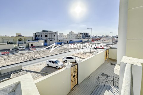Vila u gradu Abu Dhabi, UAE 5 spavaće sobe, 1058 m2 Br. 678597 - Slika 15